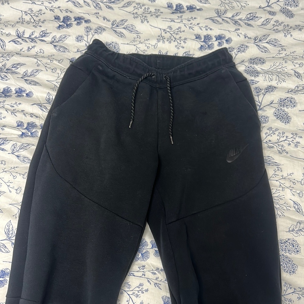 nike tech sweatpants